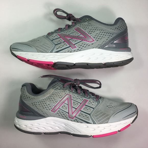 New Balance 68v5 Womens Running Shoes 